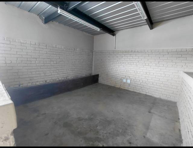 138M² WAREHOUSE TO LET IN POMONA